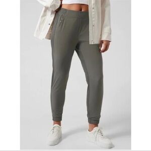 Athleta Brooklyn Jogger Pants Forest Green 6 Yoga Pilates Gym Hiking‎ Slouchy